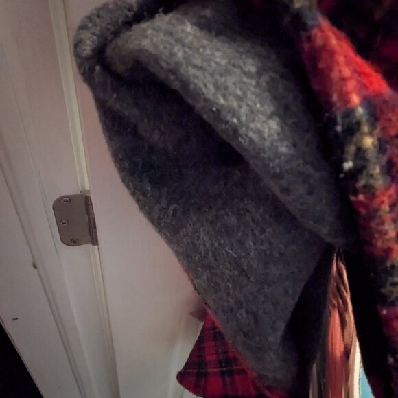 Handmade poncho - Picture 3 of 6